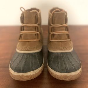 Sorel Out N About Booties size 7.5